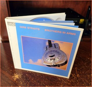 Dire-Straits---Brothers-in-Arms-XRCD.jpg