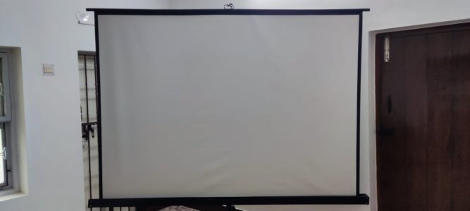 Projctr Screen.jpg